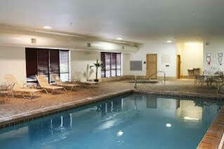Hampton & Grove Hotel Grove City